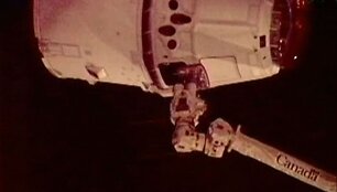 Kosminė kapsulė &bdquo;Dragon&ldquo; pasiekė Tarptautinę Kosminę Stotį