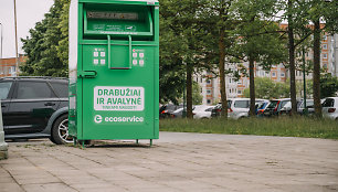 Klaipėdoje kurį laiką nebuvo konteinerių tekstilei – jie vėl sugrįžo į miestą.