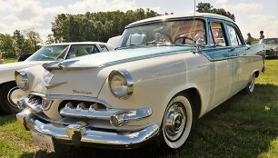 Senovinių automobilių suvažiavimas &bdquo;Nesenstanti klasika&ldquo;
