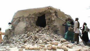Malio islamistai griauna istorinio paveldo paminklus Timbuktu mieste.