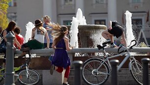 Saulėje &scaron;vytintis Vilnius nudžiugino užsienio turistus