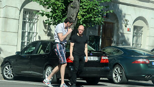 K&scaron;y&scaron;tofas Lavrinovičius (kairėje)