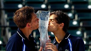 &bdquo;Miami Open&ldquo; dvejetų finalas: Nicolasas Mahut ir Pierre'as-Huguesas Herbertas &ndash; Rajeevas Ramas ir Ravenas Klaasenas