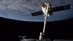 Krovinių siuntą atgabenusi &bdquo;SpaceX&ldquo; kapsulė &bdquo;Dragon&ldquo;