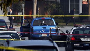 Los Andželo policija, ie&scaron;kodama Christopherio Jordano Dornerio, per klaidą ap&scaron;audė ne tą automobilį.