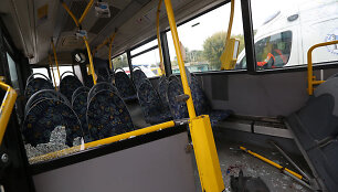 Vilniuje greitasis autobusas susidūrė su sunkvežimiu.