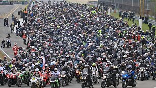 Motociklininkai Brno trasoje