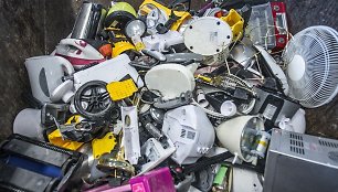 „EMP recycling“ elektronikos ir kitų atliekų perdirbimo gamykloje. 