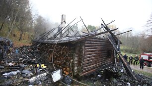 Lietuvos liaudies buities muziejuje degė pirtis