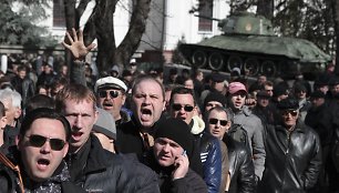 Prorusiškai nusiteikę protestuotojai Krymo sostinėje Simferopolyje