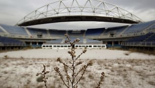 Apleistas olimpinis paplūdimio tinklinio stadionas Atėnuose