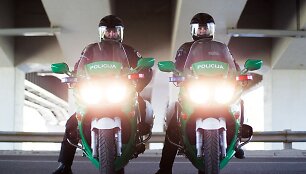 Lietuvos kelių policijos tarnybos patruliai Alius Rėkus ir Nelas Jasaitis
