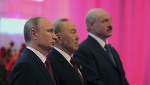 Rusijos prezidentas Vladimiras Putinas, Kazachstano prezidentas Nursultanas Nazarbajevas ir Baltarusijos prezidentas Aliaksandras Luka&scaron;enka
