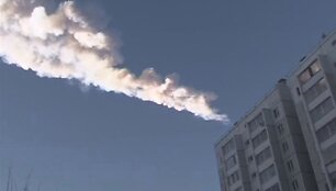 Meteoritas danguje paliko ry&scaron;kų ruožą
