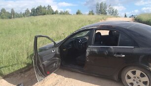 Automobilis &bdquo;Huyndai Sonata&ldquo; po avarijos