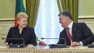 Lietuvos Respublikos Prezidentė Dalia Grybauskaitė su Ukrainos Prezidentu Petro Porošenka Kijeve.