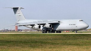 &bdquo;Lockheed C-5 Galaxy&ldquo; yra pakankamai senas lėktuvas 