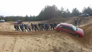 &bdquo;Subaru&ldquo; gelbėjimas Jurbarko rajone