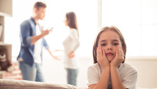 Smurtas šeimoje: kokios pasekmės vaikams ir kur tai veda?