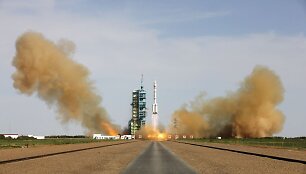Raketos ne&scaron;ėjos &bdquo;Long March&ldquo; pakilimas 