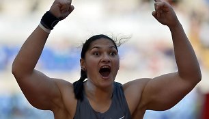 Rutulio stumikė Valerie Adams