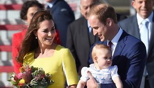 Princas Williamas ir Kembridžo hercogienė Catherine su sūnumi George'u