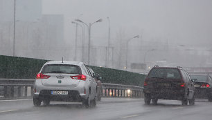 Trečiadienį Vilniuje gausiai sninga