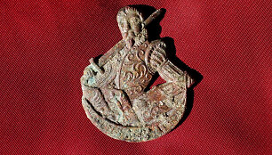 Atstatomos &Scaron;v. Jono bažnyčios vietoje KU archeologai rado Karaliaučiaus universiteto ženkliuką