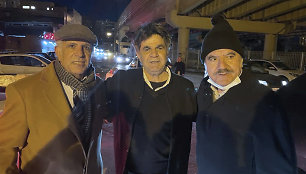 Jafaras Panahi (centre)