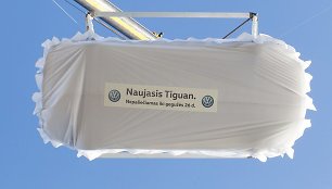 Antrosios kartos „Volkswagen Tiguan“ pakibo 18 m aukštyje