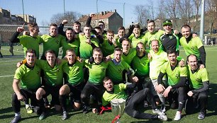 Startavo Vilniaus futbolo sezonas.