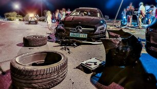 Sudaužytas naujas &bdquo;Mercedes-Benz&ldquo; CLA 45 AMG 