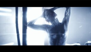 Miley Cyrus dainos &bdquo;Real and True&ldquo; vaizdo klipe