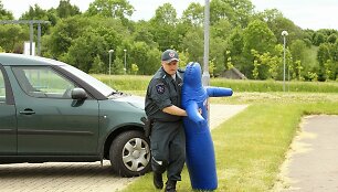 Geriausi vie&scaron;osios policijos pareigūnai 2014 m.