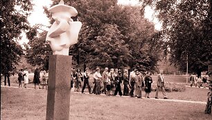 40 metų &scaron;venčiančio Skulptūrų parko nuotrauka i&scaron; archyvų. 