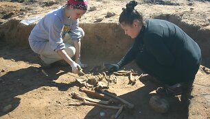 Archeologai atidengia neolito laikų kapą.