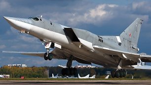 Rusijos naikintuvas Tu-22M3.