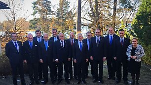 &Scaron;iaurės &scaron;alių gynybos ministrai su Jamesu Mattisu