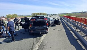 Lenkijoje i&scaron;ardyta automobilių vagių i&scaron; Lietuvos grupuotė