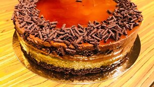 Vegani&scaron;kas &scaron;okoladinis tortas
