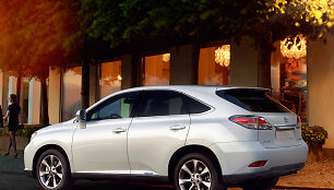 Naujo modelio &bdquo;Lexus RX 450h&ldquo; visureigis