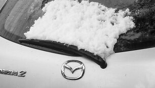 &bdquo;Mazda 2&ldquo; galinio stiklo valytuvas