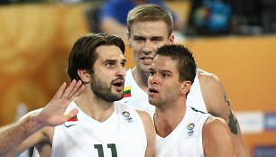 Linas Kleiza, Robertas Javtokas ir Mantas Kalnietis