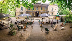 &bdquo;Downtown Forest Hostel&ldquo; terasa