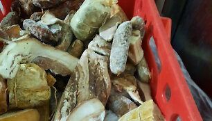 Dėl maisto saugos reikalavimų nepaisymo sustabdyta mėsos perdirbimo įmonės veikla.