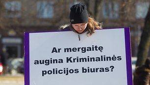 Neringos Venckienės rėmėjai Nepriklausomybės aikštėje susirinko į protesto akciją.