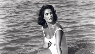 Prie&scaron; 82-ejus metus gimė Elizabeth Taylor