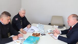 Kauno ugniagesių gelbėtojų vadas apsilankė Kauno rajono savivaldybėje