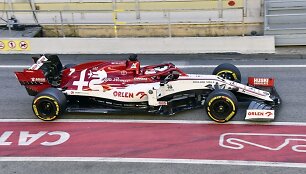 2020-ųjų &bdquo;Alfa Romeo Racing C39&ldquo; yra ilgesnis už daugelį limuzinų