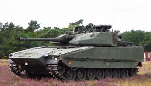 Švedų kovos mašinos CV90